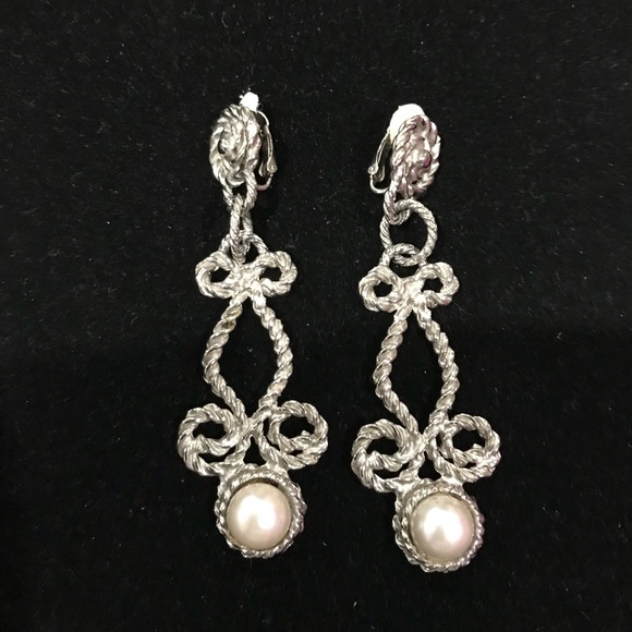 Vintage 80’s clip earring - Picture 2 of 4